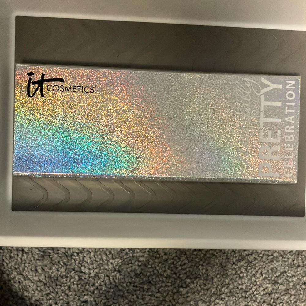BN IT Cosmetics Pretty Celebration Palette